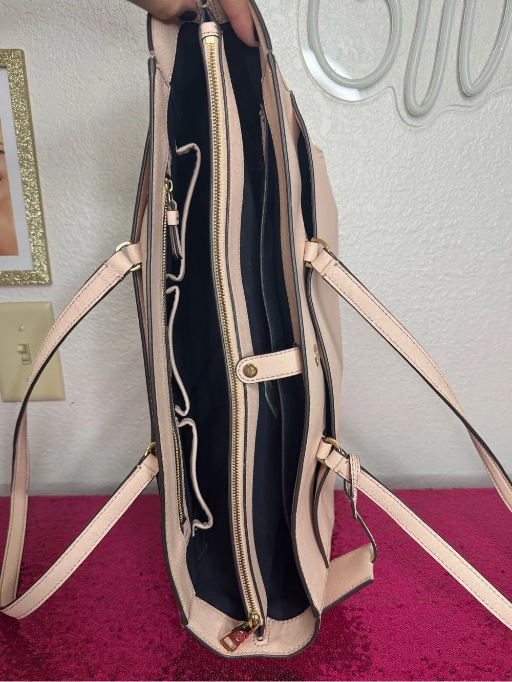 TORY BURCH 🤍 Pale Blush Pink Leather Large Shoulder Tote, Navy, Gold - 10x15”